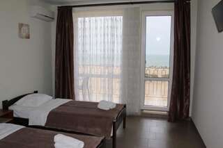 Отель Hotel Golden Beach Затока Двухместный номер Делюкс с 2 отдельными кроватями и видом на море-7